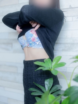 新人かえでプロフィール写真