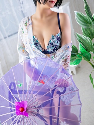 小野塚　あやプロフィール写真
