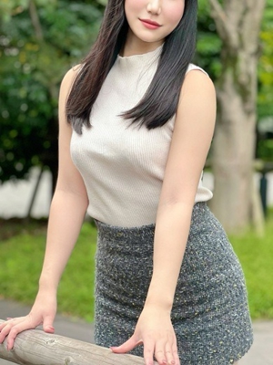 周東みはるプロフィール写真