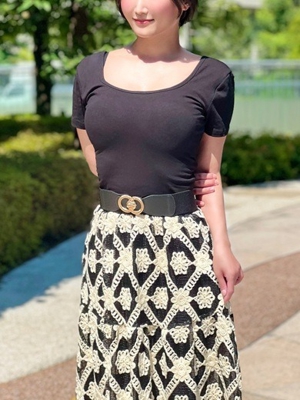 綾瀬まりなプロフィール写真