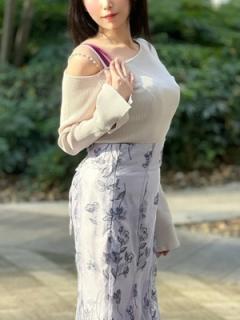 月の真珠-新宿-(新宿区) 雨宮ひなの